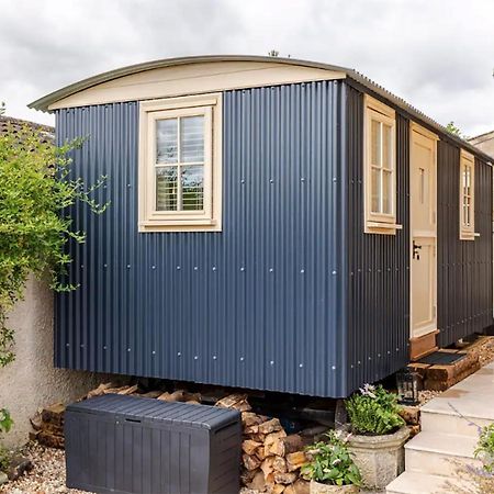Shepherd'S Hut, Бат Екстериор снимка
