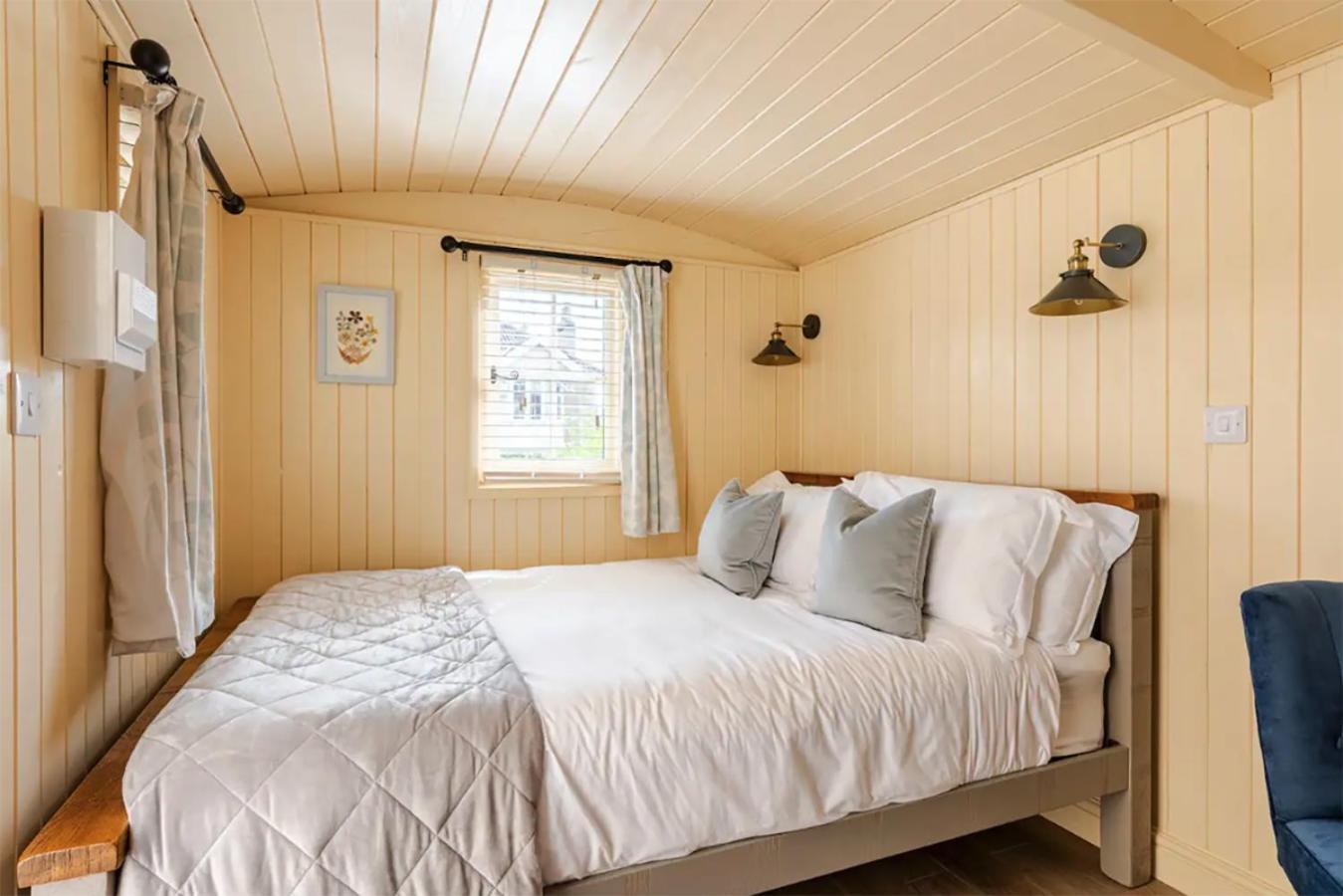 Shepherd'S Hut, Бат Екстериор снимка