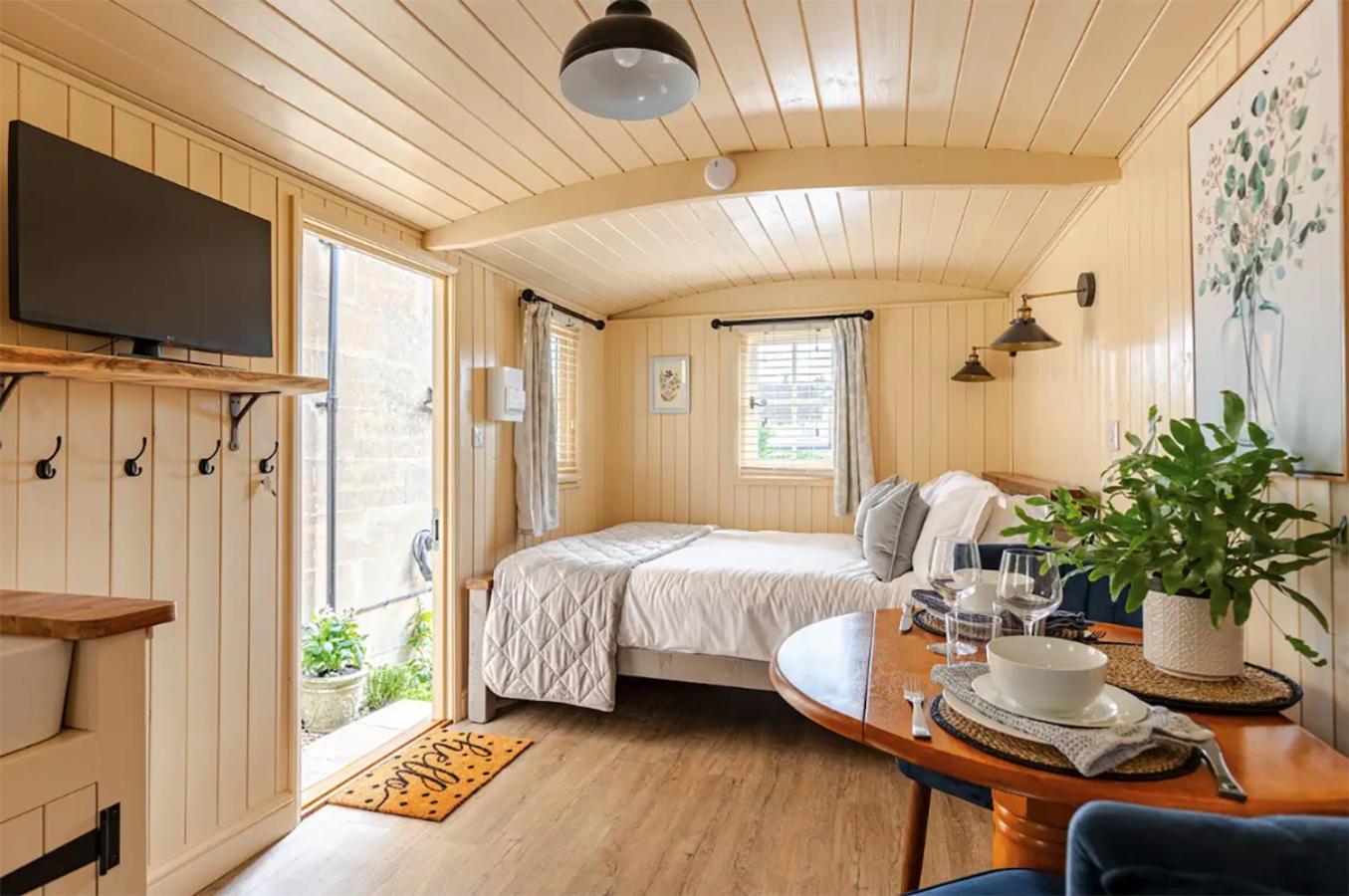 Shepherd'S Hut, Бат Екстериор снимка